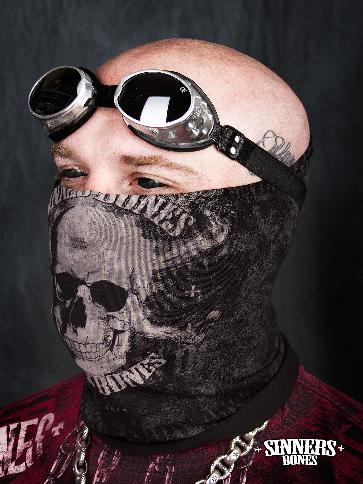 Multifunctional Tube Bandana "Cross Bones"