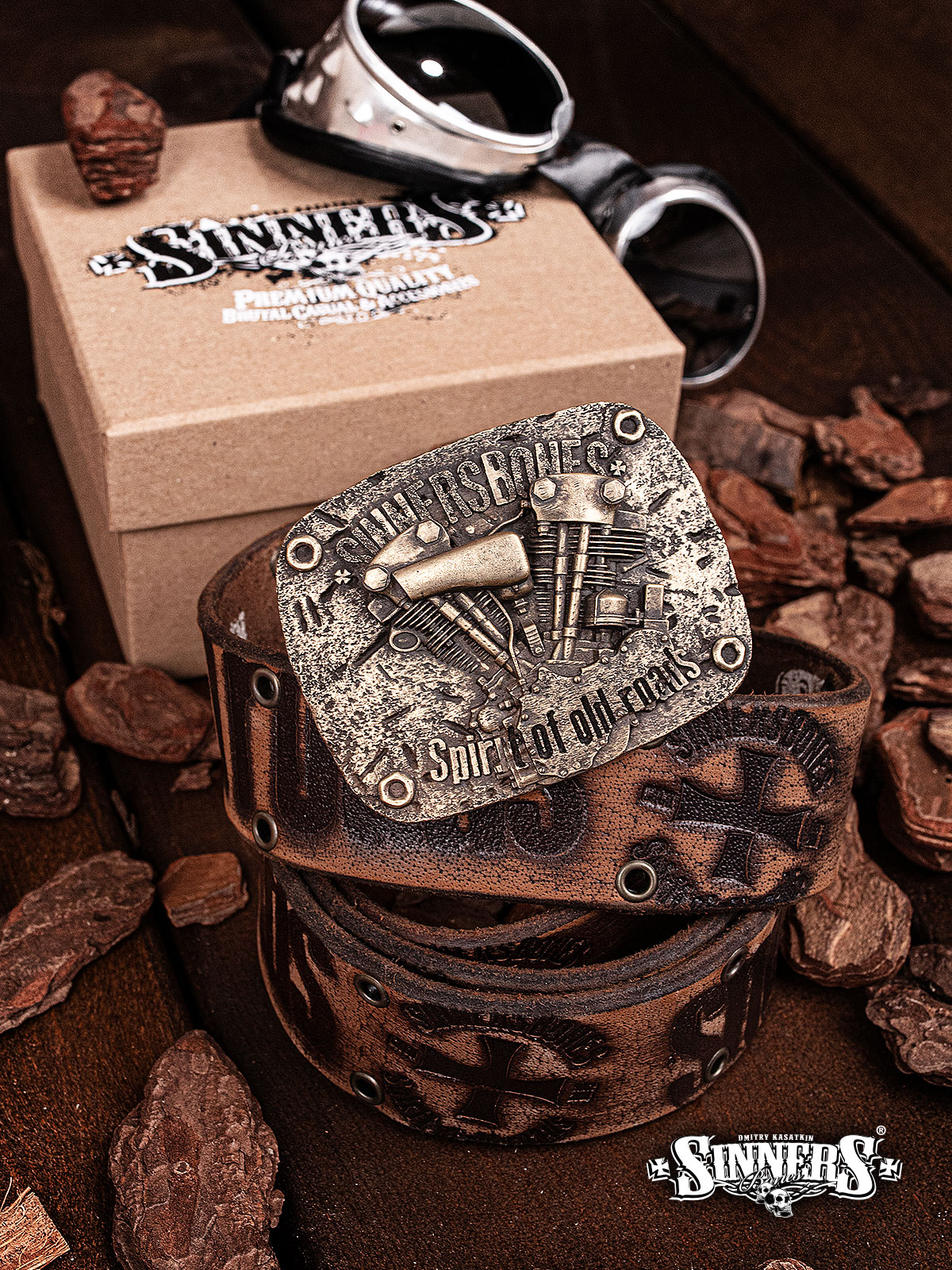 Leather belt with buckle