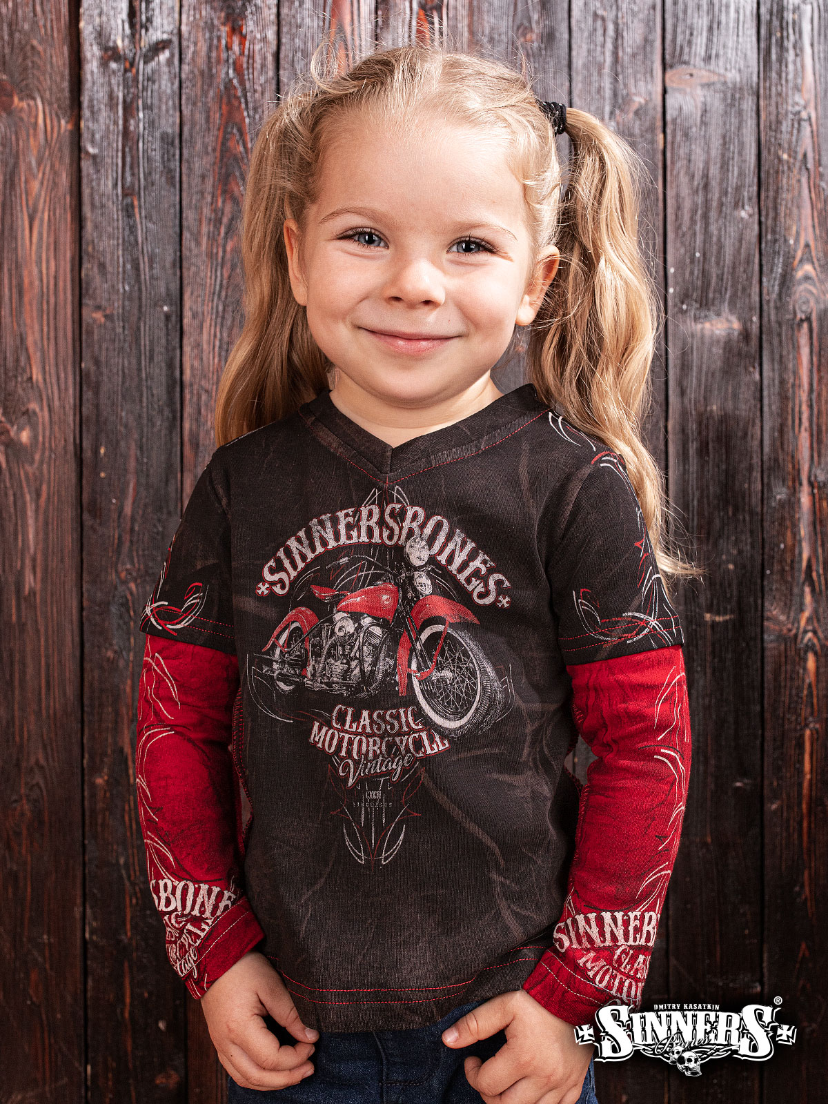 Children's T-shirt with a long sleeve